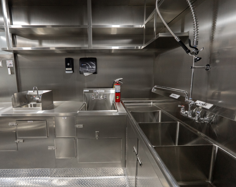 20 Foot Mobile Kitchen Trailer Photo 2