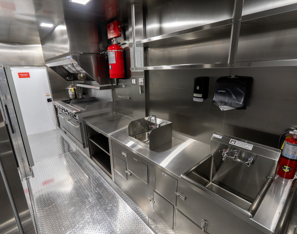 20 Foot Mobile Kitchen Trailer Photo 3