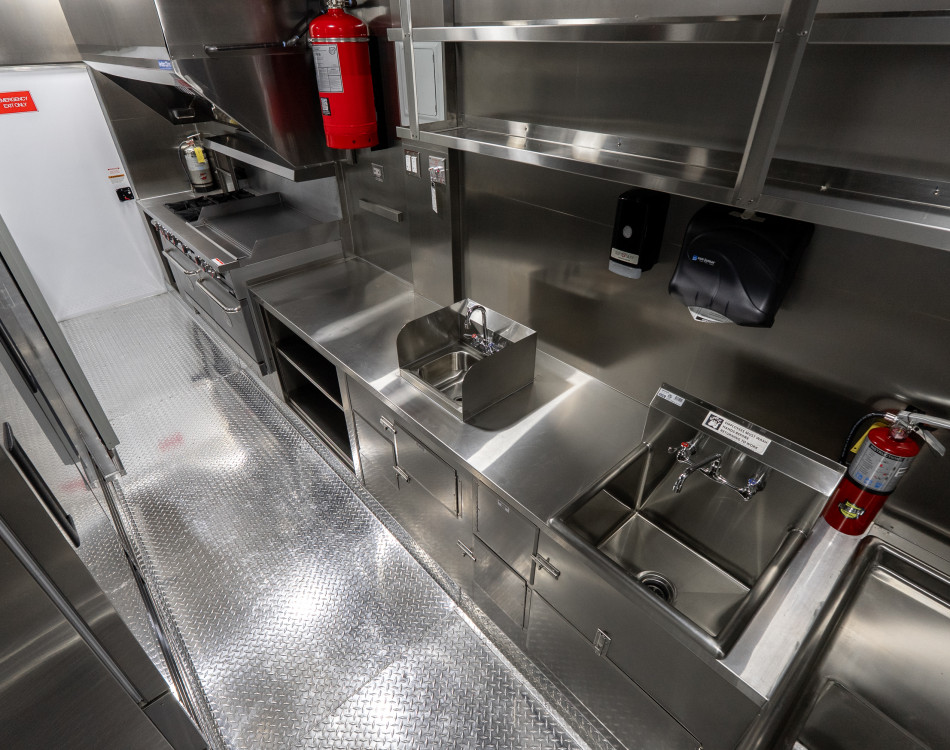 20 Foot Mobile Kitchen Trailer Photo 4