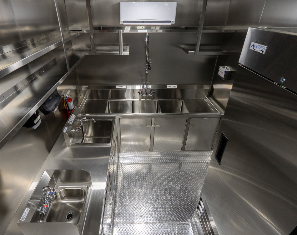 20 Foot Mobile Kitchen Trailer Photo 5