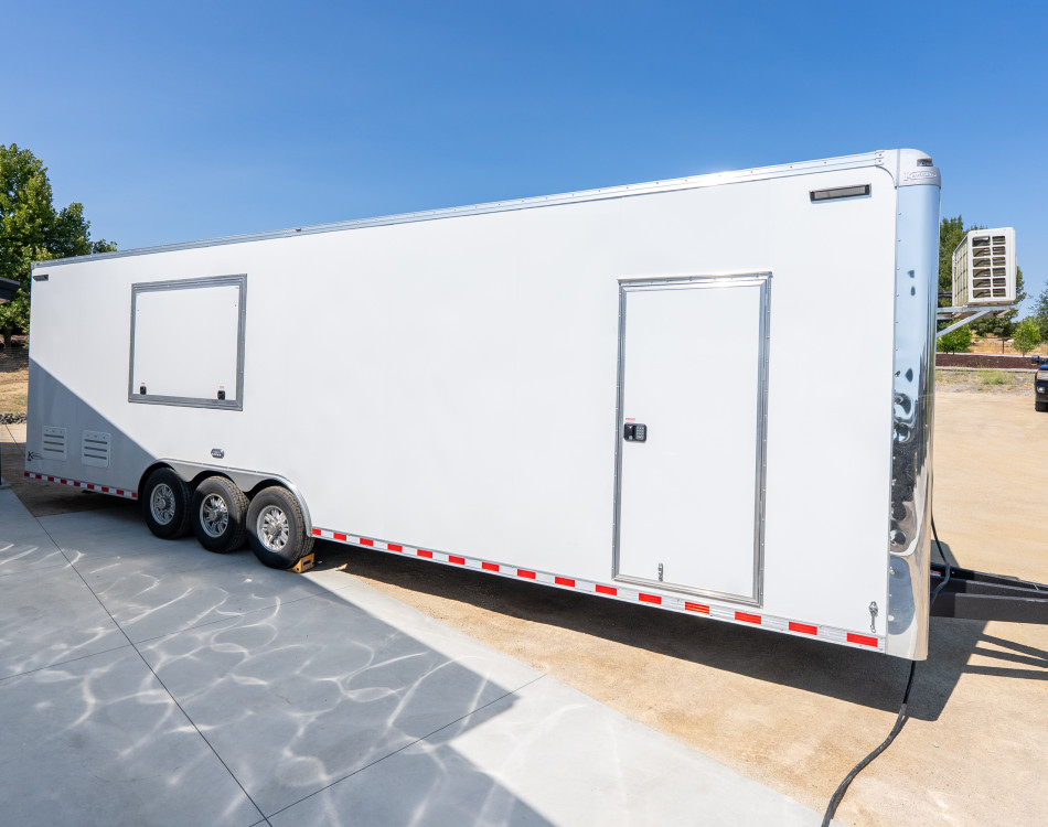 32 Foot Prep Kitchen Trailer Photo 3