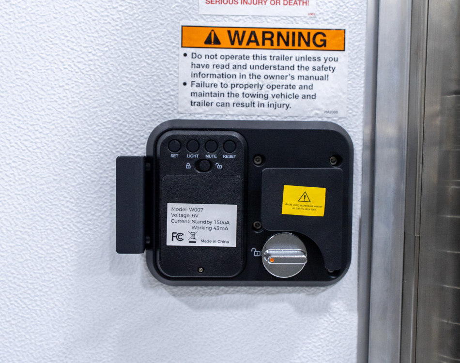 32 Foot Prep Kitchen Trailer Photo 9